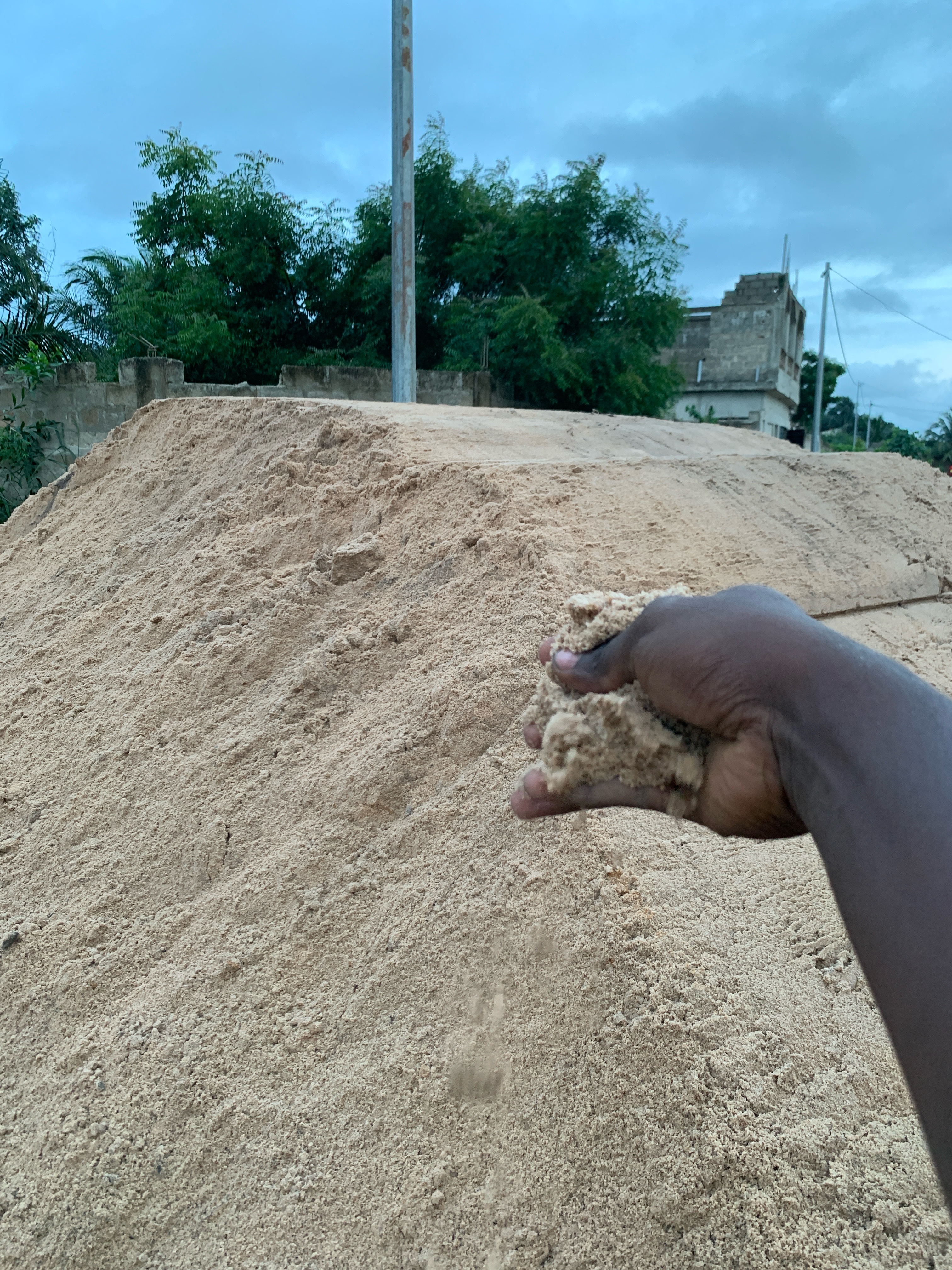 Sable blanc de construction / au prix de 90.000f sans déplacement